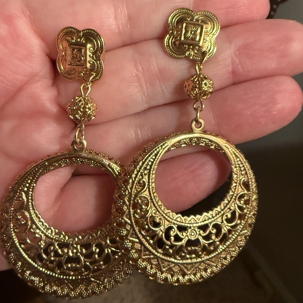 Elegant Gold Dangle Earrings